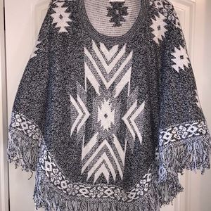 grey + white printed poncho w/ fringed bottom